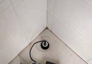山城卫生间漏水维修之 loft 夹层储藏室毗邻暗管渗水哪家好，推荐诚匠小爱修缮